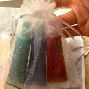 New vegan-based lip gloss bundle